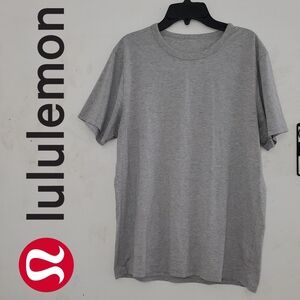 Lululemon men's athletic t-shirt